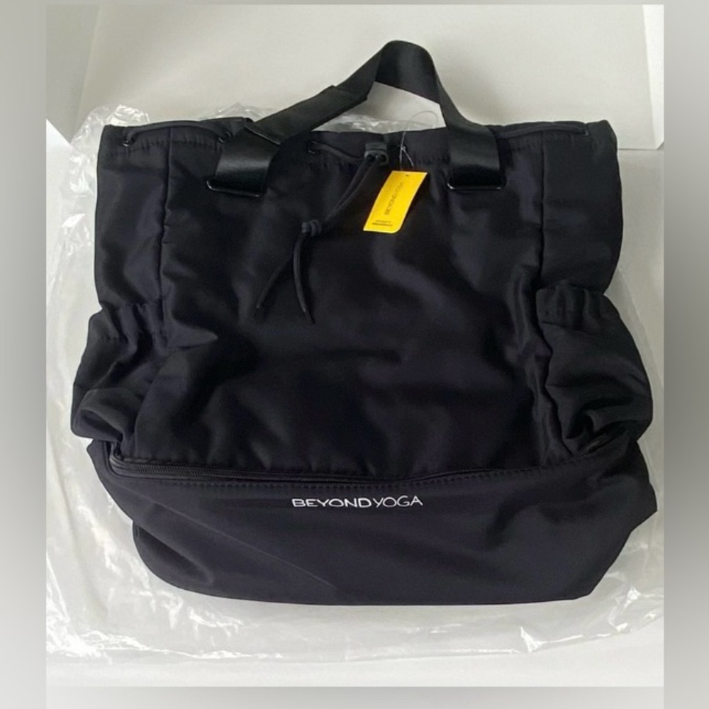Beyond Yoga, Yoga Gym Bag, Drawstring Tote Backpack Bag Carry-All Bag Black - Picture 8 of 11